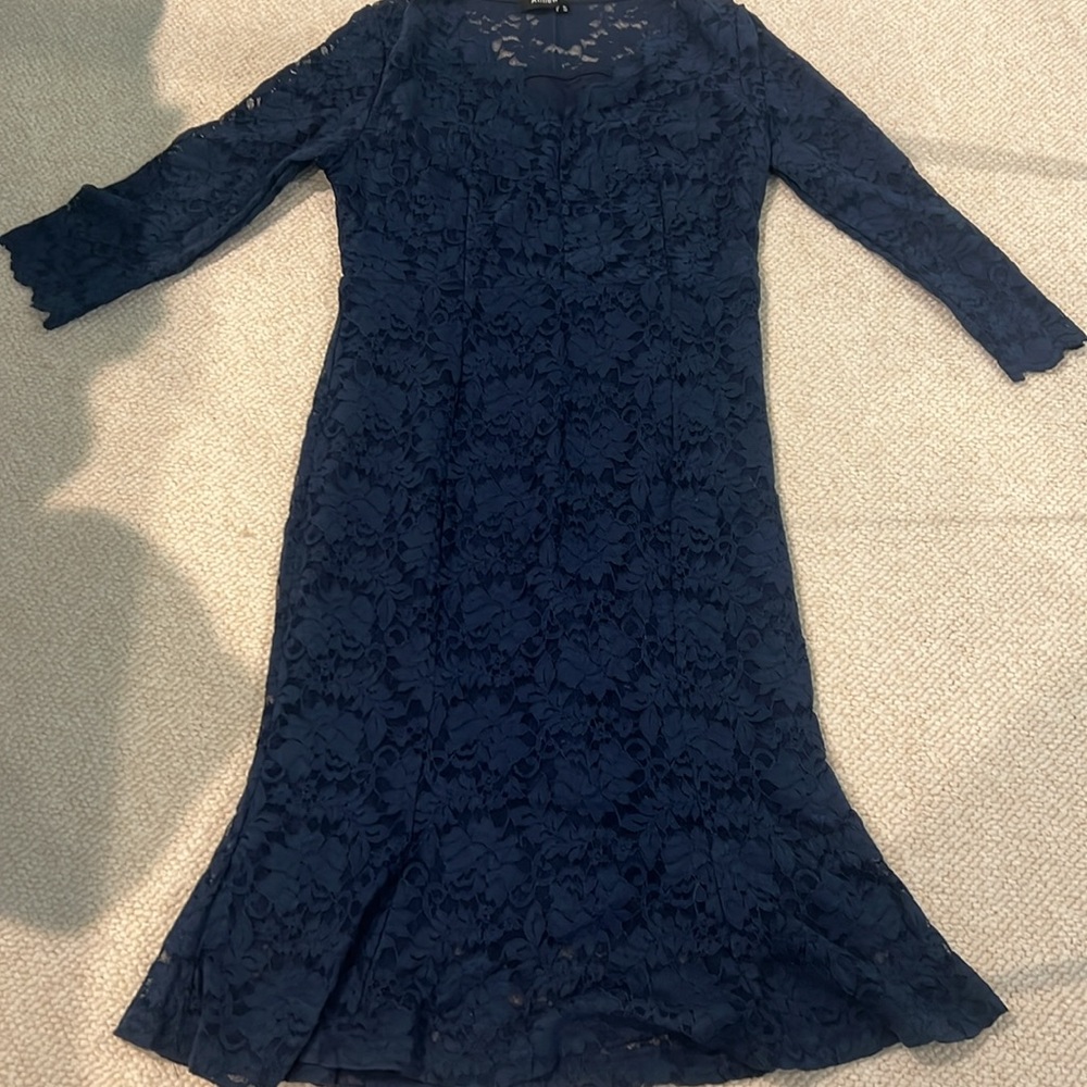 Elegant Navy Lace Dress - Picture 2 of 3
